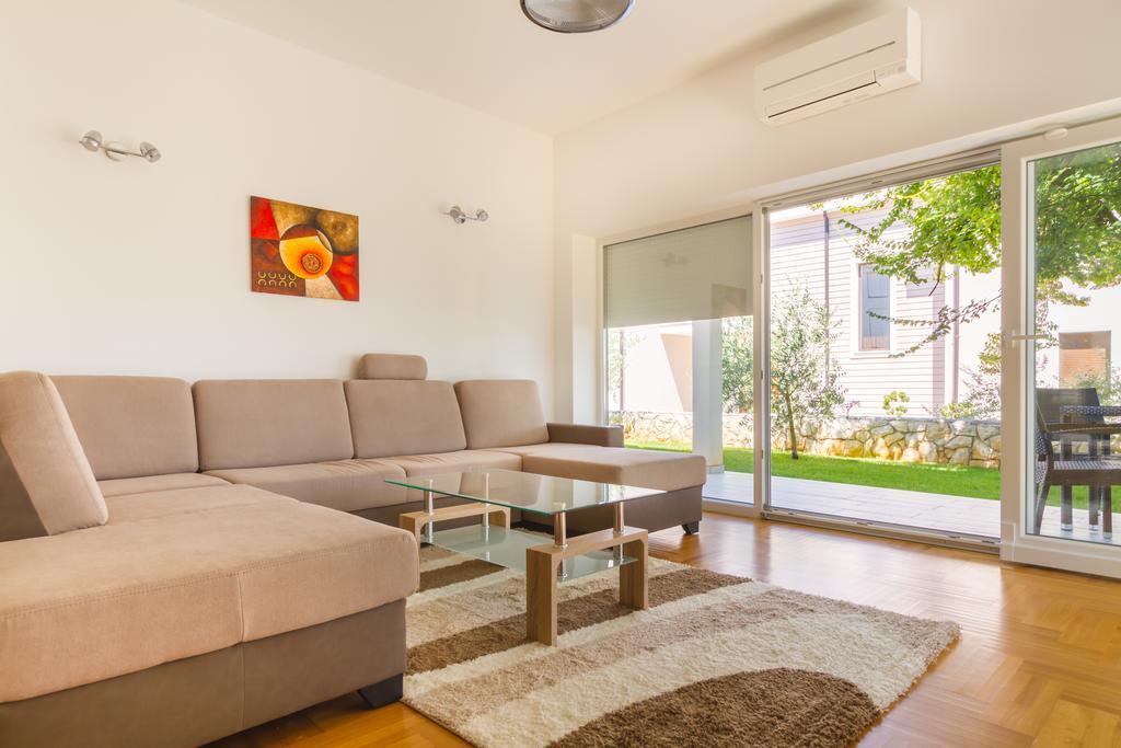 Villa Apartments Futura Vantacici Exterior photo